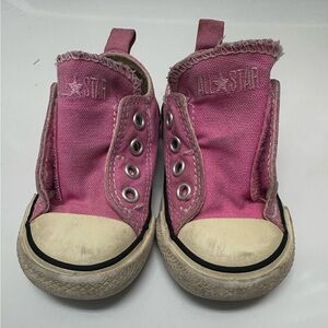 Baby Girl converse size 5
